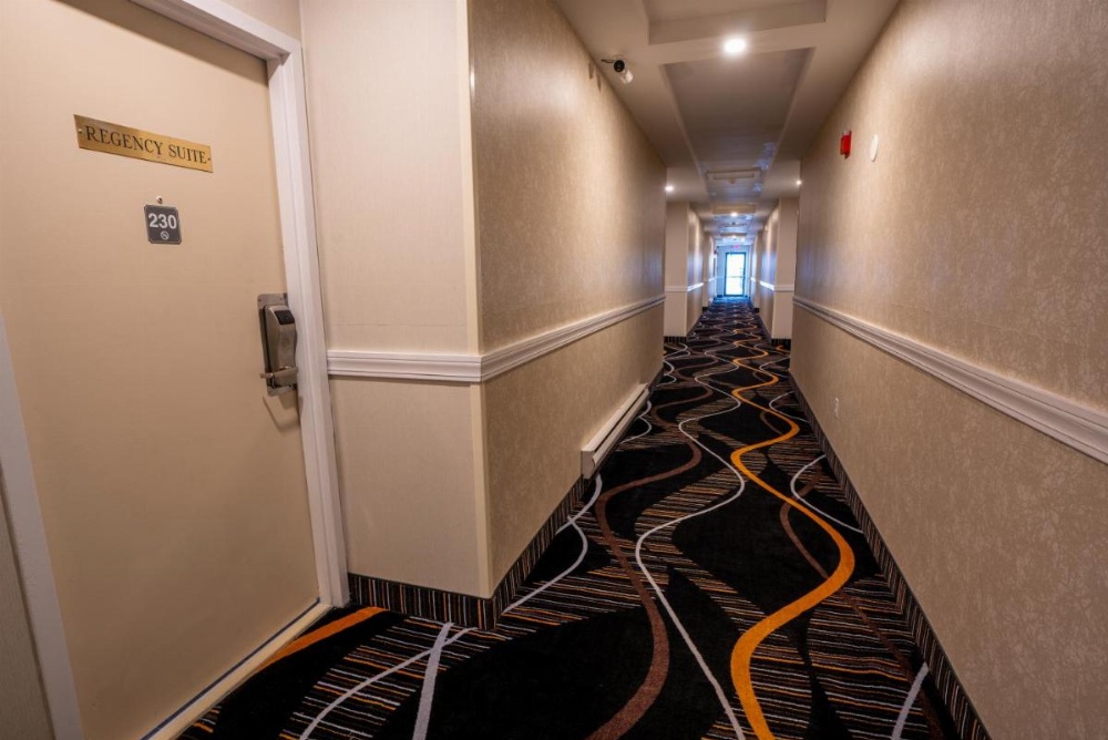 Hyannis Plaza Hotel Image 12